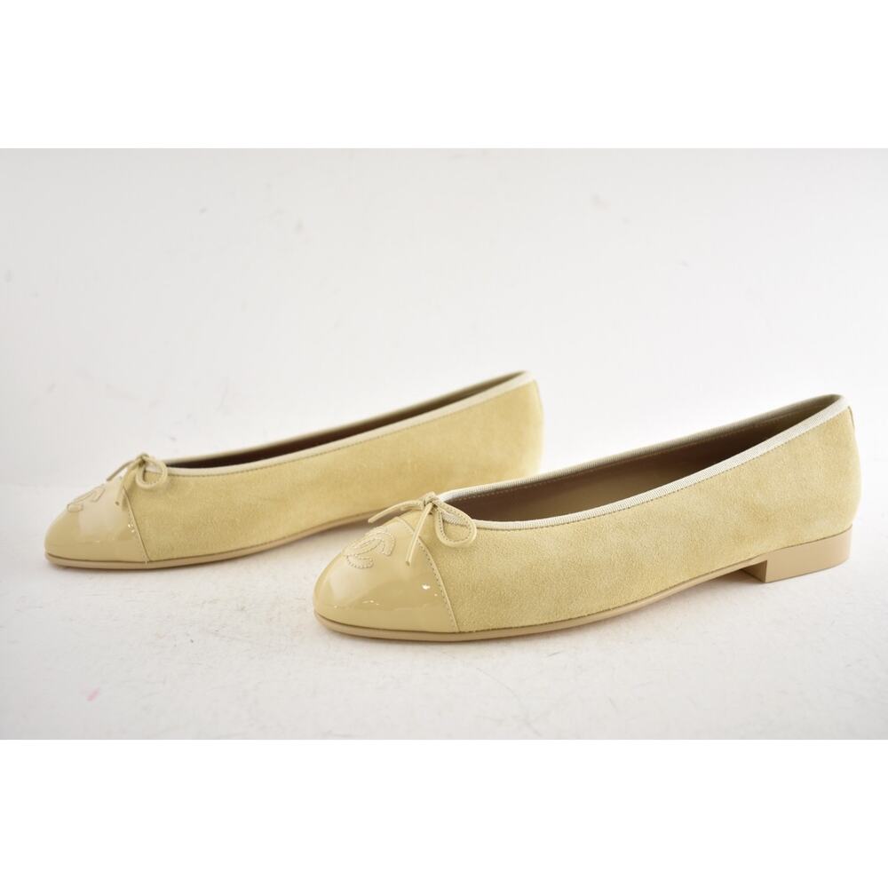 Chanel 26A Beige Suede Patent Leather CC Logo Bow Tie Ballet Ballerina Flat 38 - Picture 16 of 16